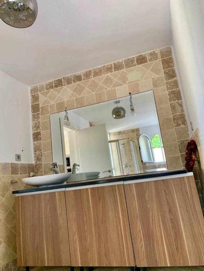 VillaEscondidaApartamento en chalet con vista abierta al mar Málaga Esterno foto
